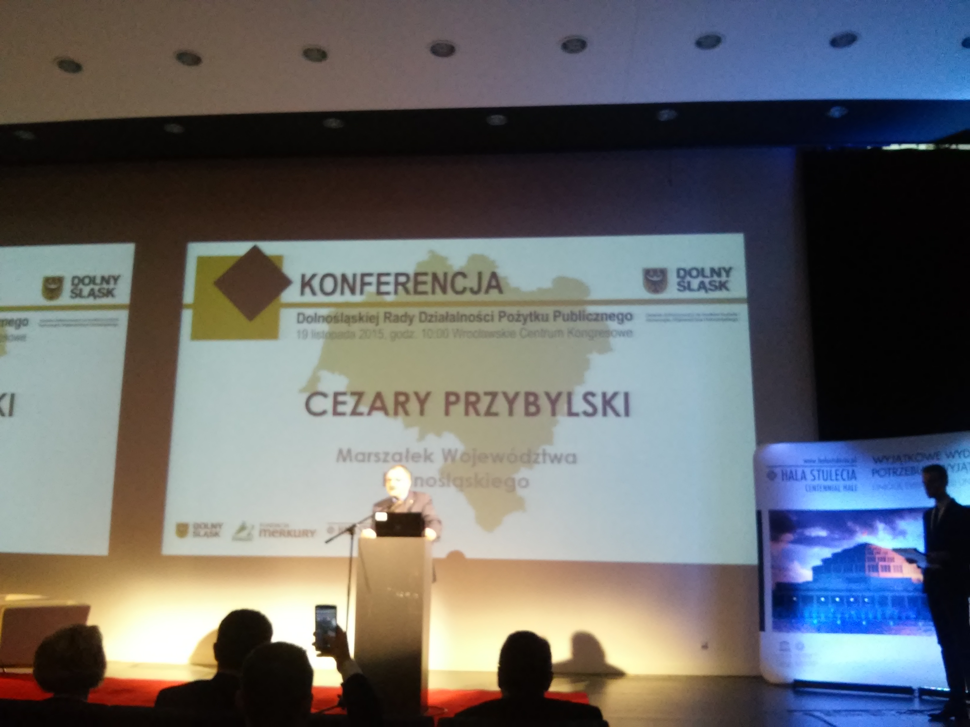 Ilustracja wprowadzenia: Konferencja Dolnośląskiej Rady Działalności Pożytku Publicznego.