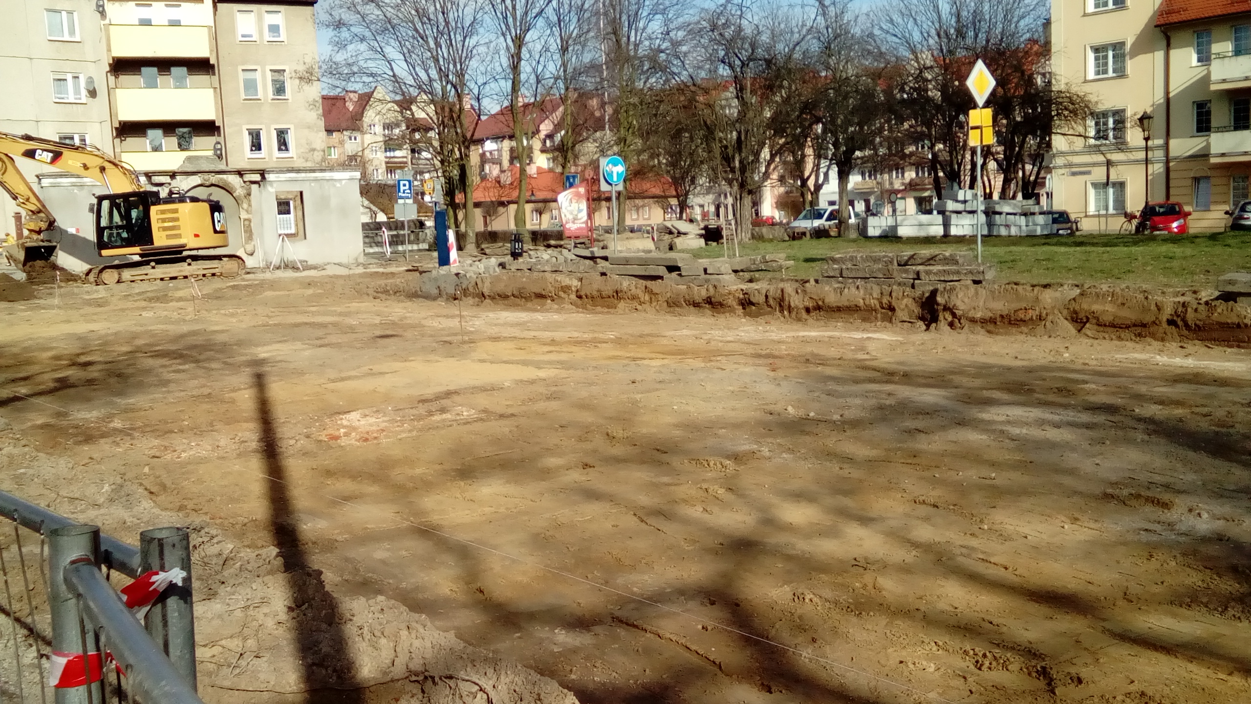 Trwają remonty dr&oacute;g na Starym Mieście. - zdjęcie 1