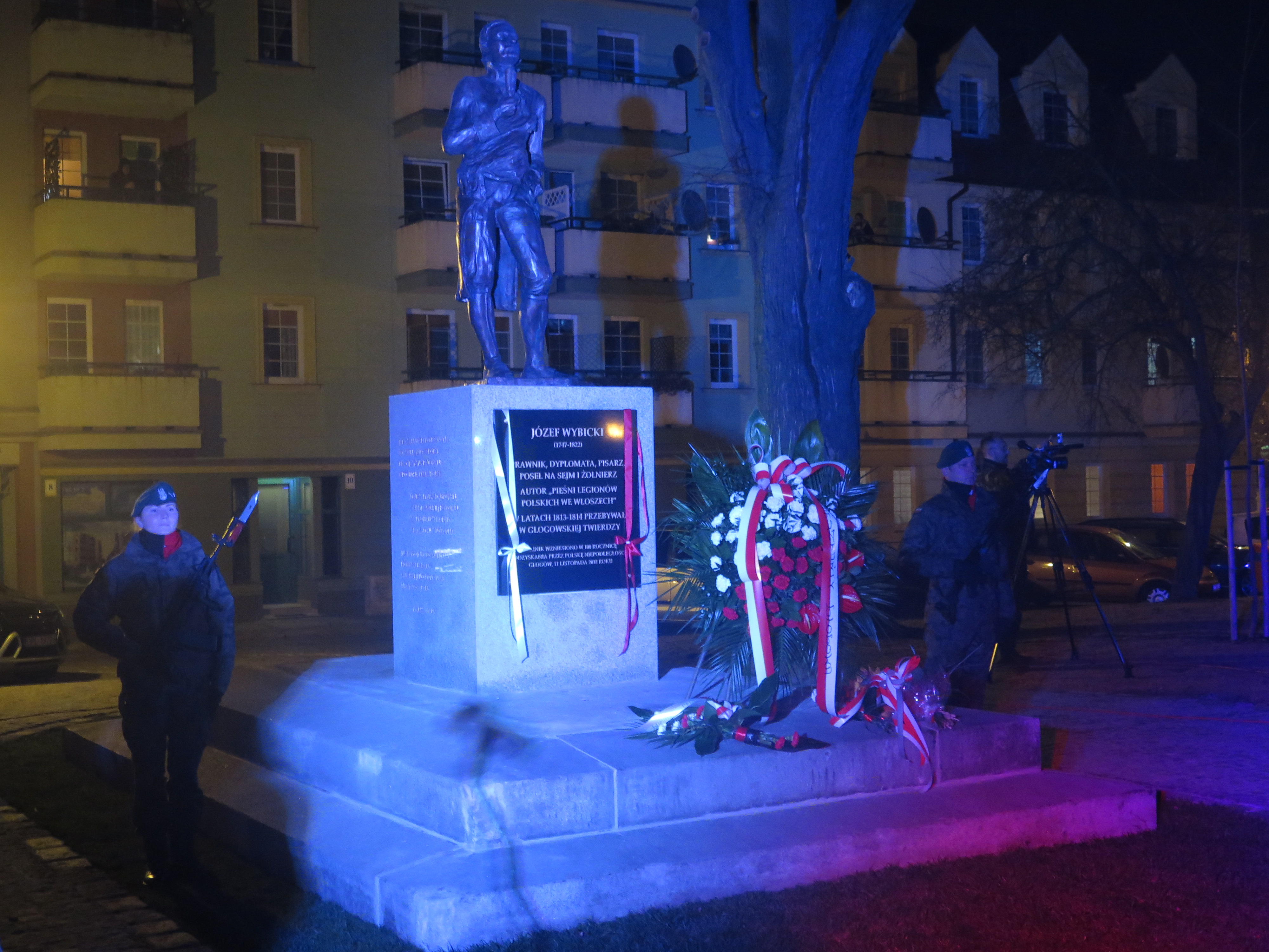 Uroczyste odsłonięcie pomnika. - zdjęcie 4