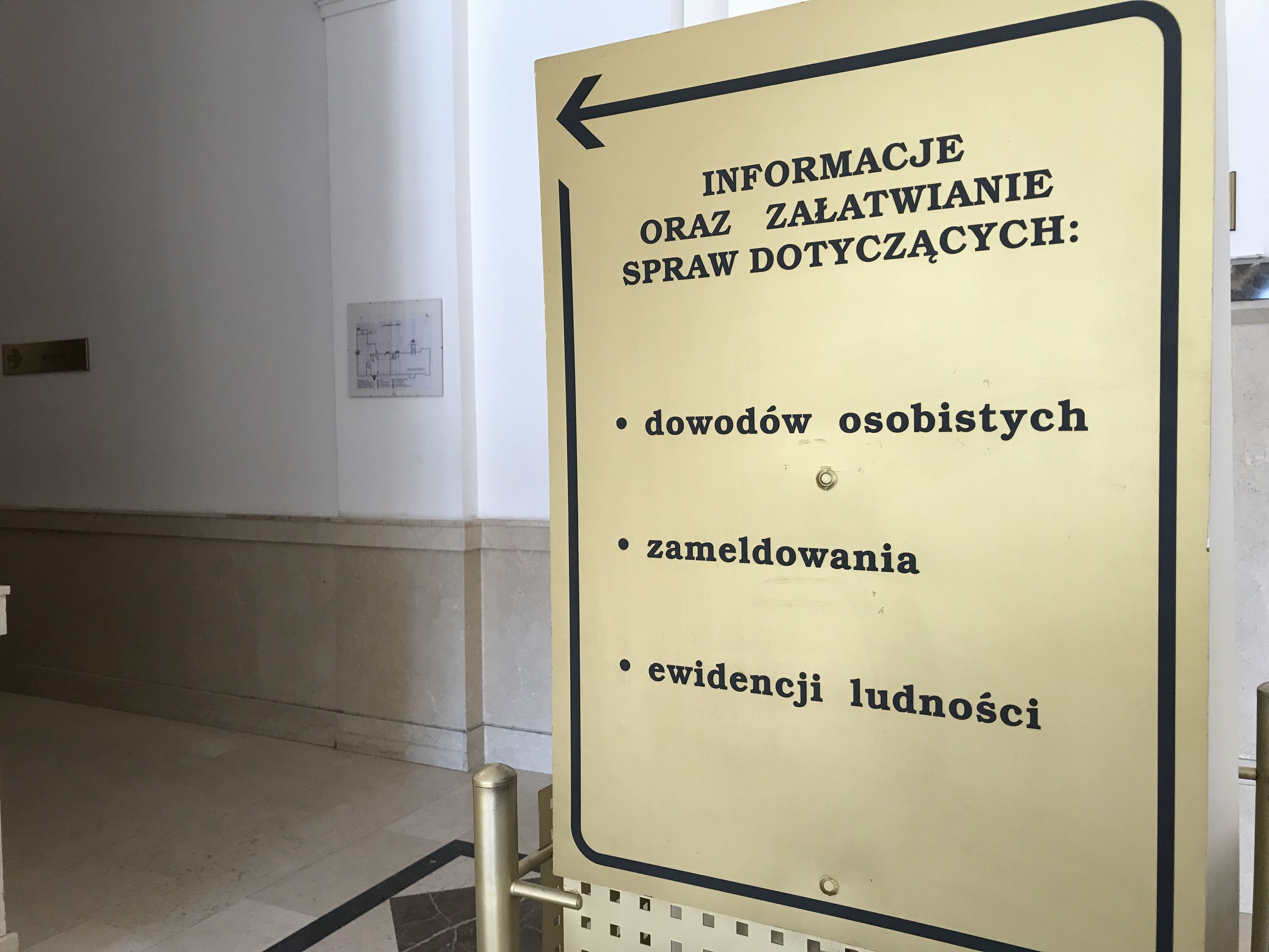 Ilustracja wprowadzenia: Informacja w sprawie dowodów osobistych.