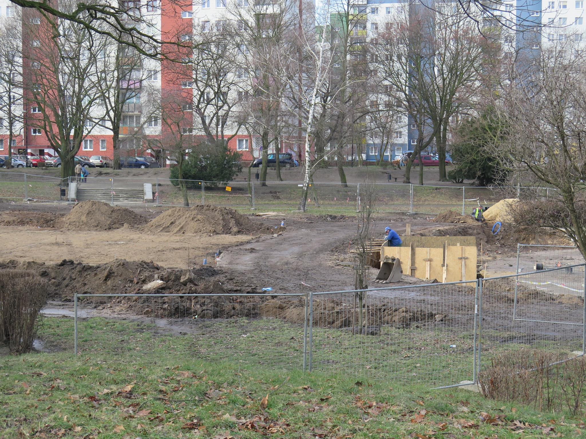 Plac Saper&oacute;w. - zdjęcie 1