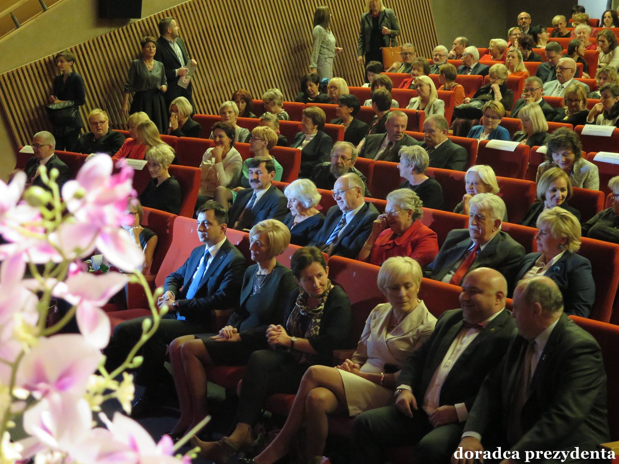Ilustracja wprowadzenia: Dzien Edukacji Narodowej - uroczystość.