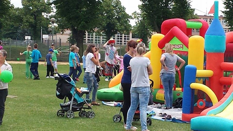 Festyn "Bezpieczne Wakacje". - zdjęcie 1