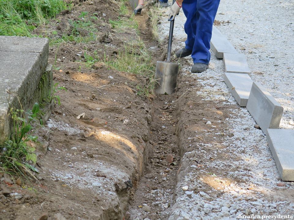 Budowa ścieżki dla pieszych i rowerzyst&oacute;w - zdjęcie 5