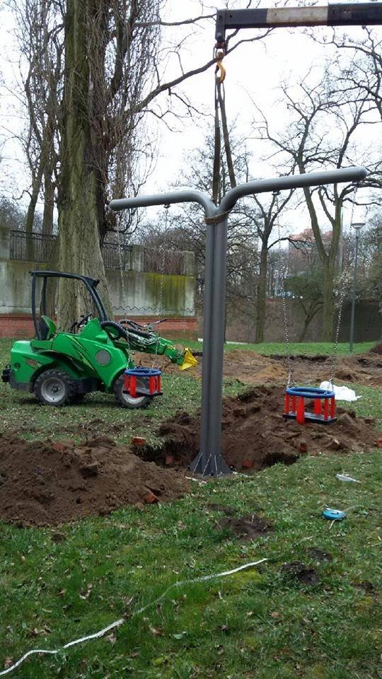Plac zabaw w Fosie Miejskiej. - zdjęcie 2