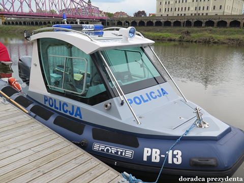 Łódź dla policji. - zdjęcie 2