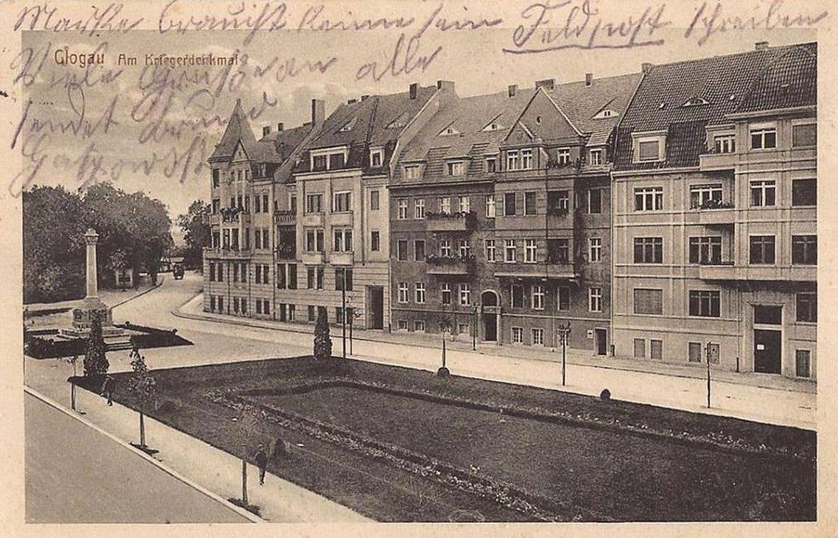 Przedwojenna kamienica w miejscu dzisiejszego hotelu Przedwojenna kamienica w miejscu dzisiejszego hotelu