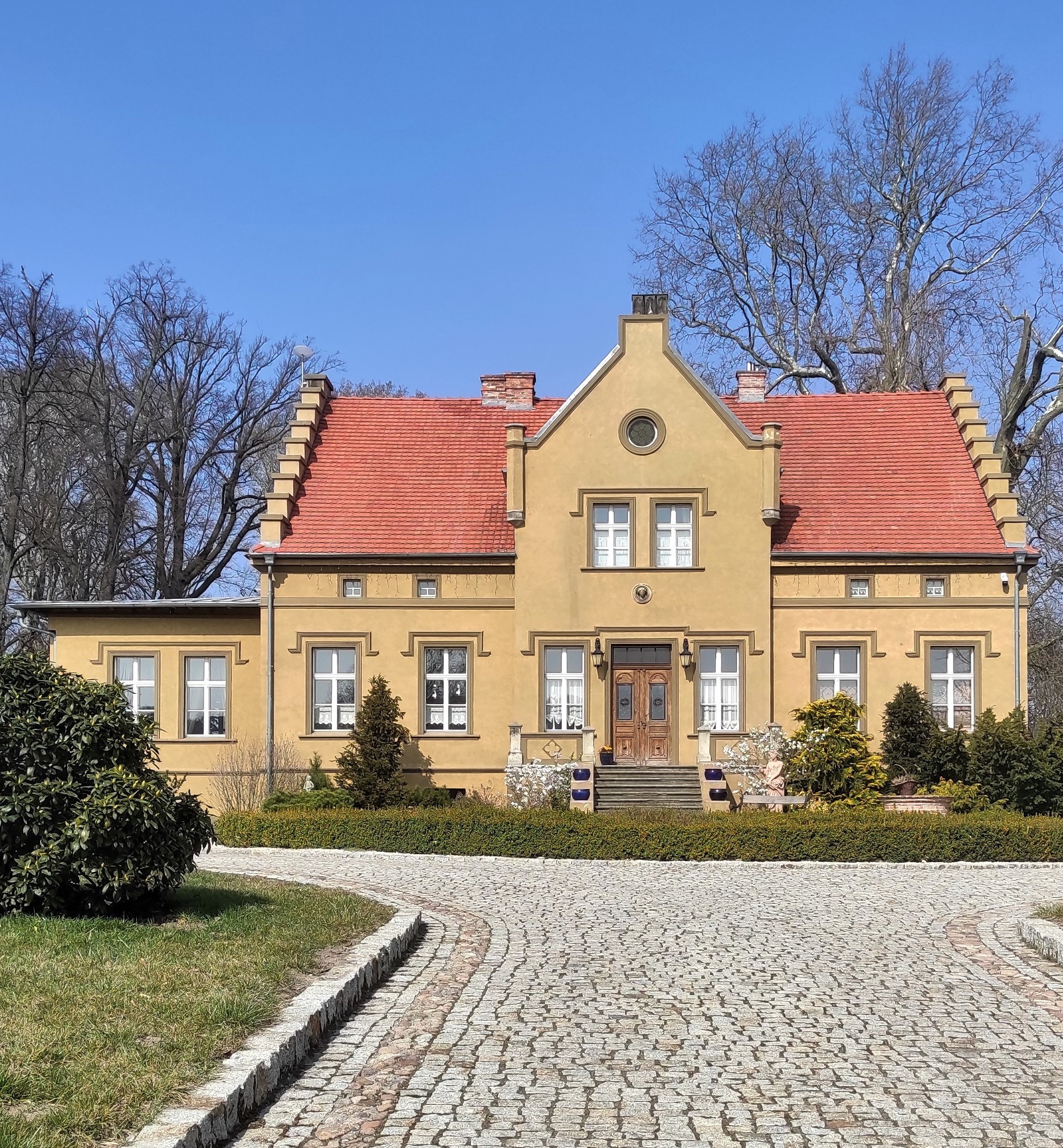 Dworek po odbudowie