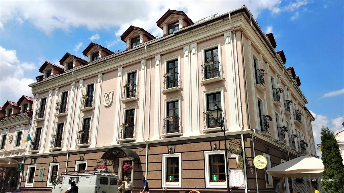 Informacja Turystyczna w zabytkowym hotelu