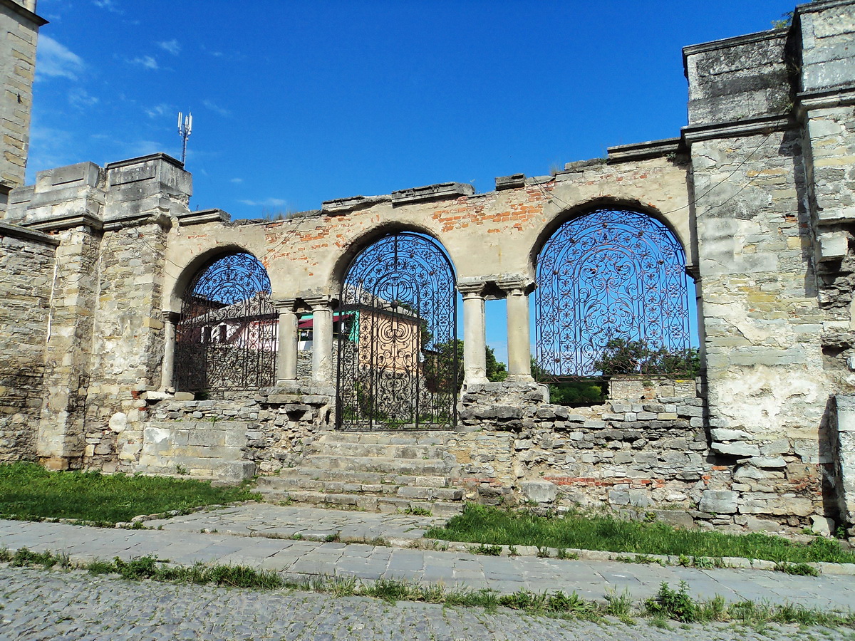 Ruiny kościoła ormiańskiego
