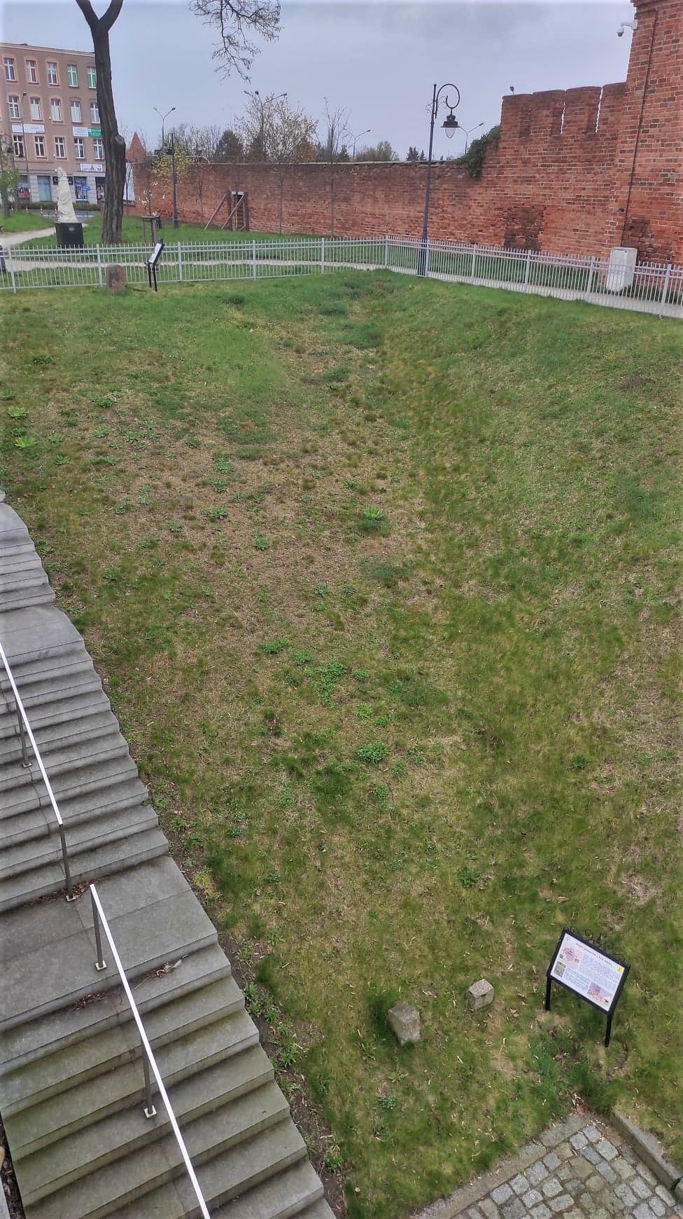 Słupki i tablice po montażu