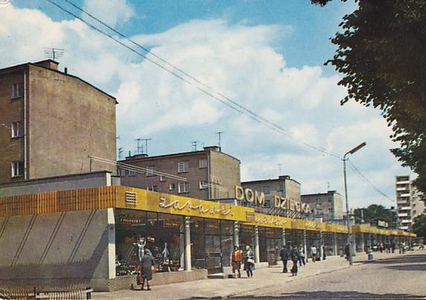 Budynki przy alei Wolności i sklep "Dom Dziecka" 