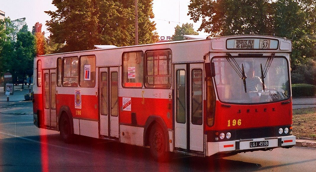 Autobus marki Jelcz