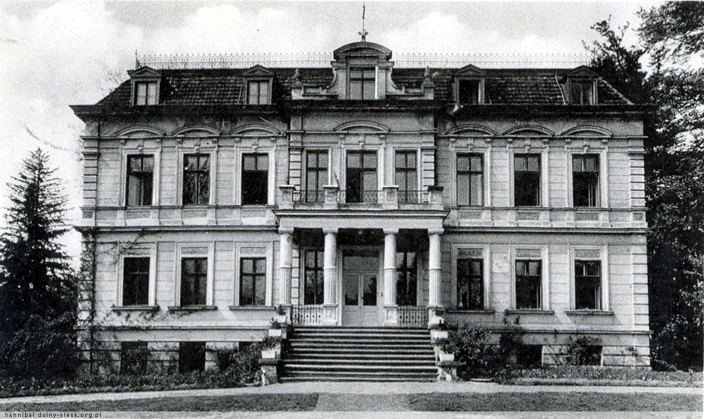 Pałac od frontu