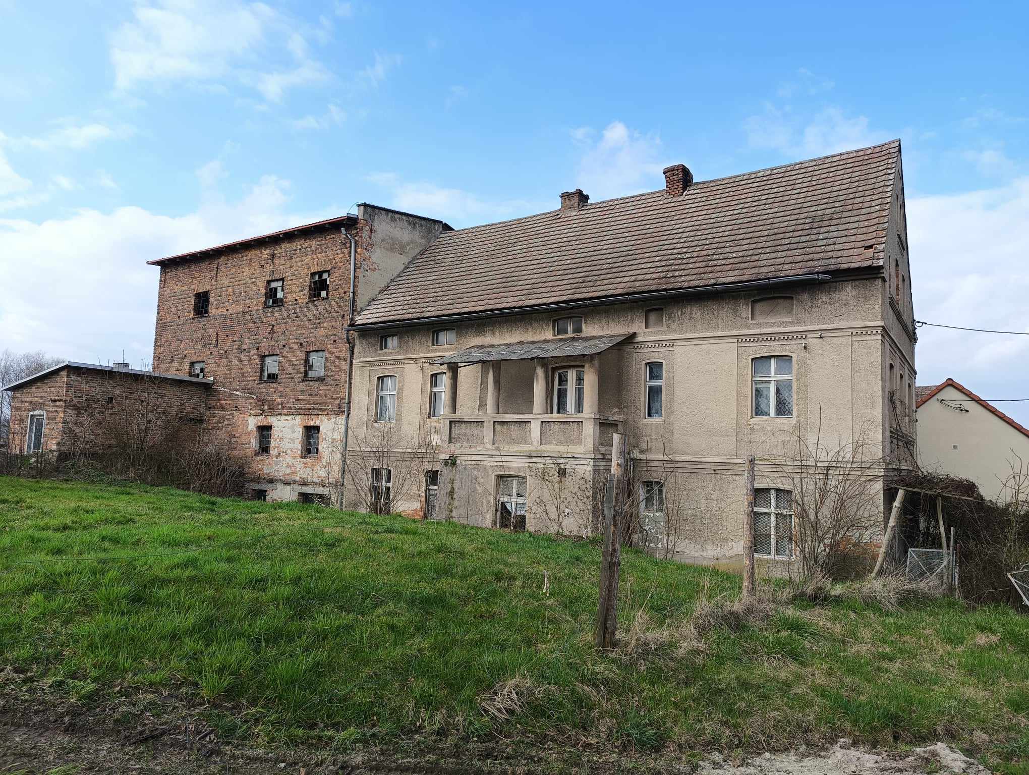 Wsp&oacute;łczesna zabudowa wsi