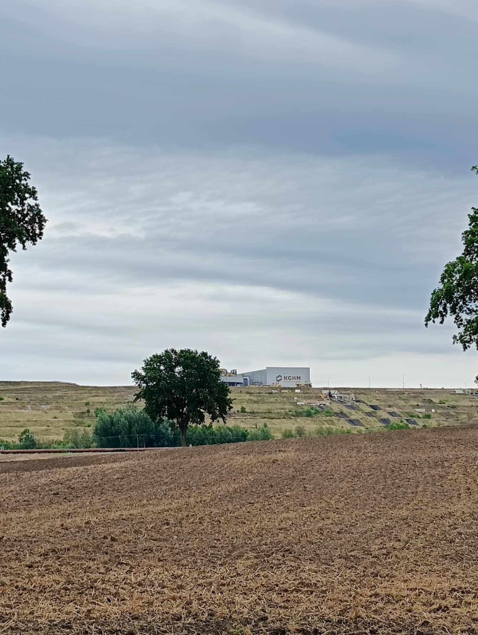 Widok z Tarn&oacute;wka na "Żelazny Most"